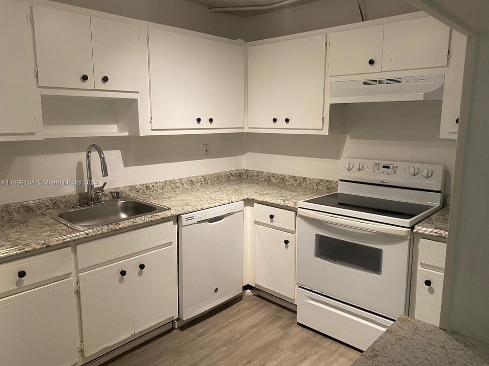 Recently Rented: $1,850 (1 beds, 1 baths, 875 Square Feet)