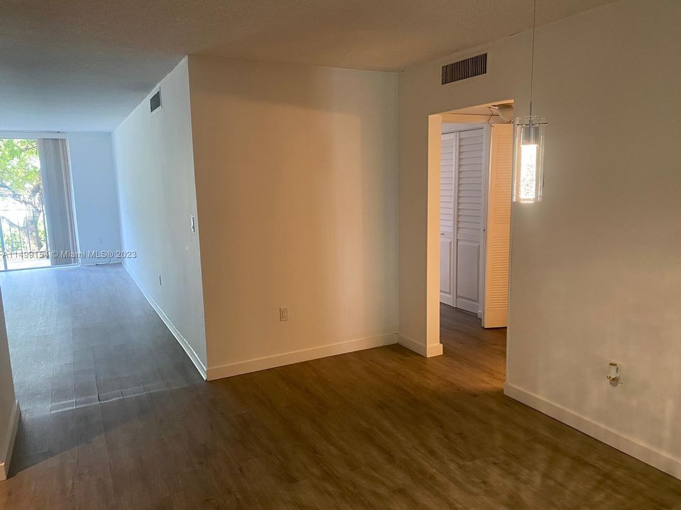 Recently Rented: $1,850 (1 beds, 1 baths, 875 Square Feet)