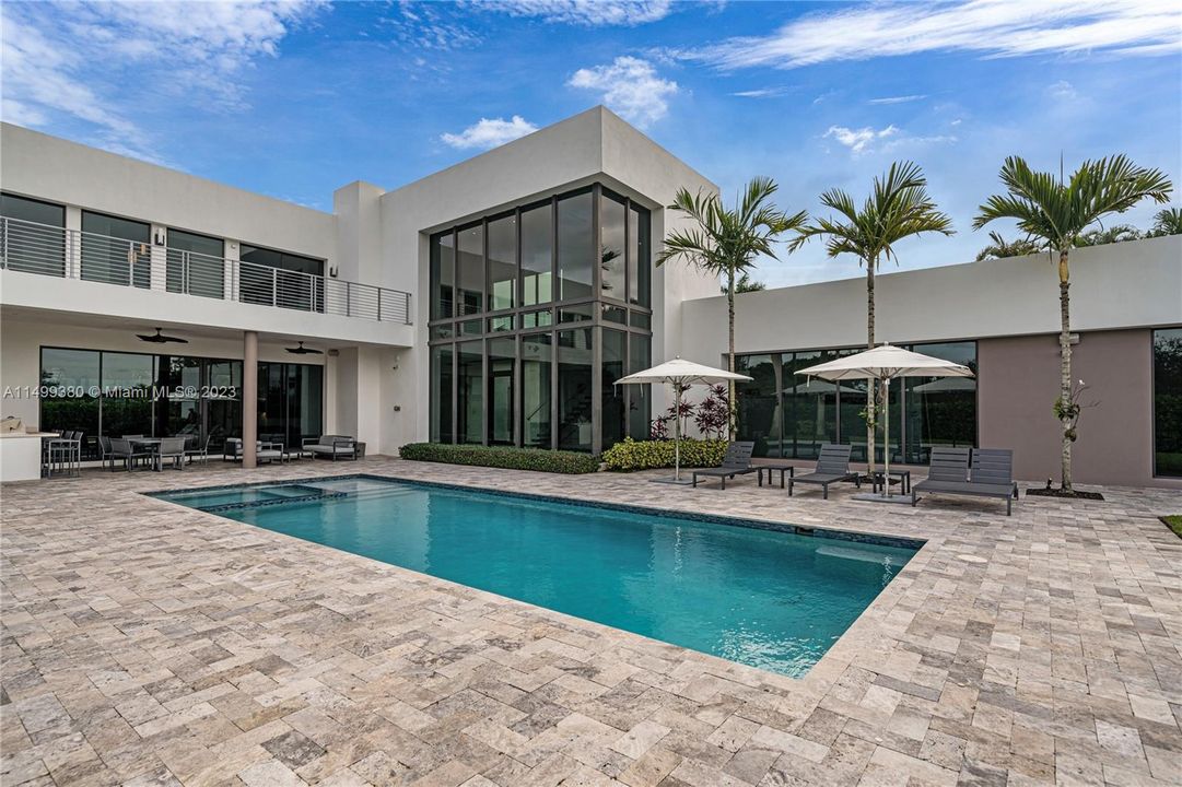 For Sale: $7,450,000 (5 beds, 7 baths, 7209 Square Feet)