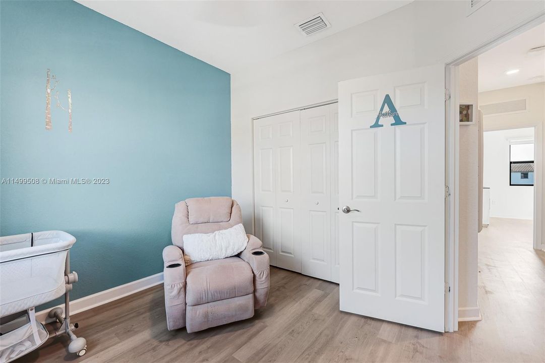 Active With Contract: $475,000 (3 beds, 2 baths, 1363 Square Feet)