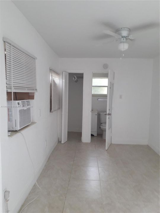 Recently Rented: $900 (0 beds, 1 baths, 974 Square Feet)