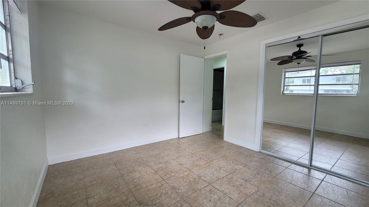 Recently Rented: $3,600 (3 beds, 1 baths, 1100 Square Feet)