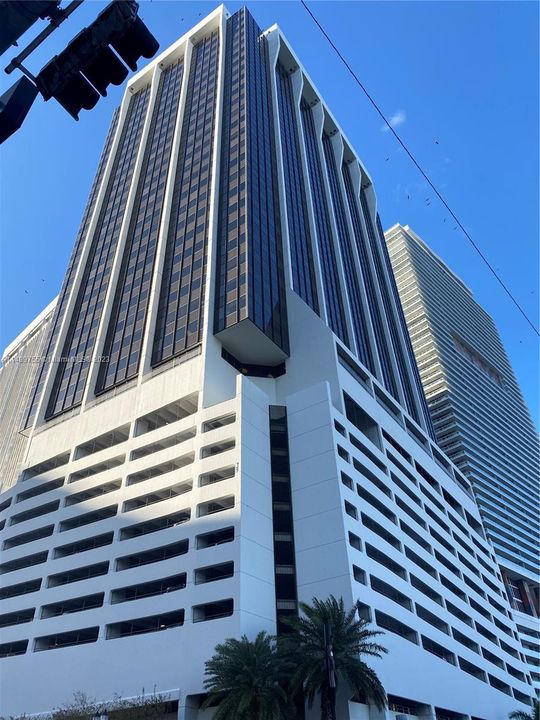 One Biscayne Tower