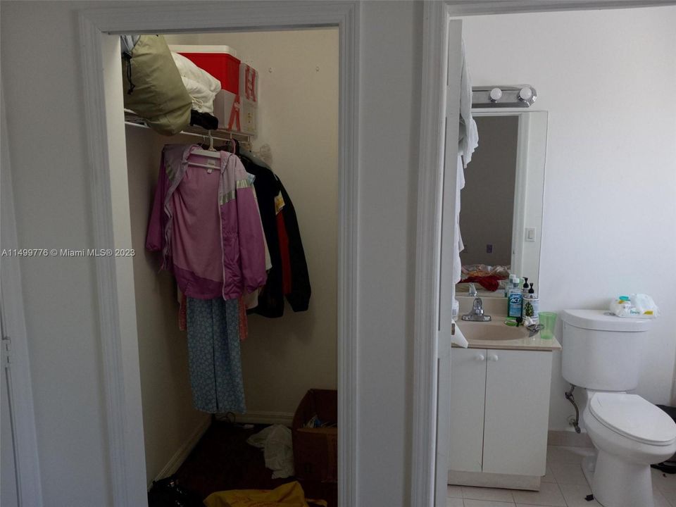 2nd bedroom walk-in closet and bathroom