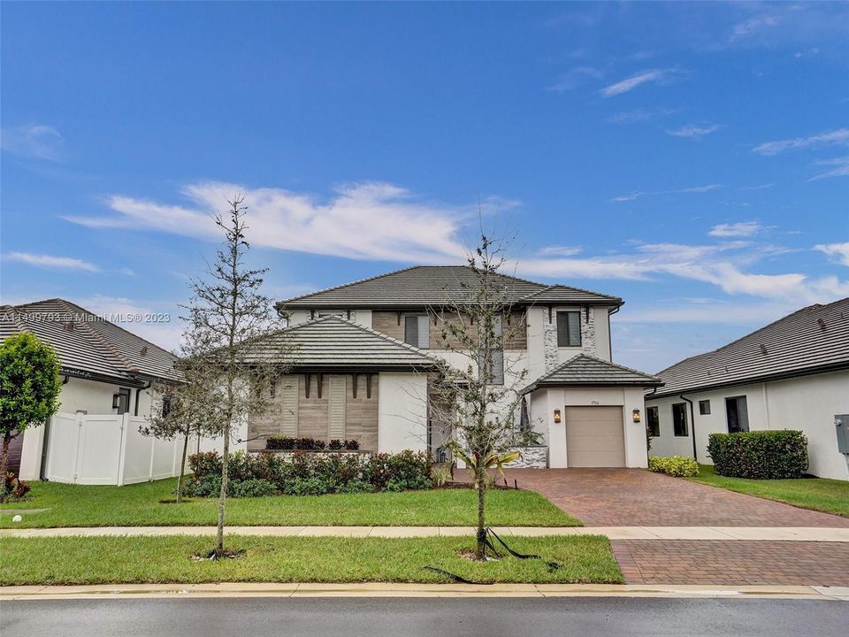 Recently Sold: $1,500,000 (4 beds, 3 baths, 4073 Square Feet)