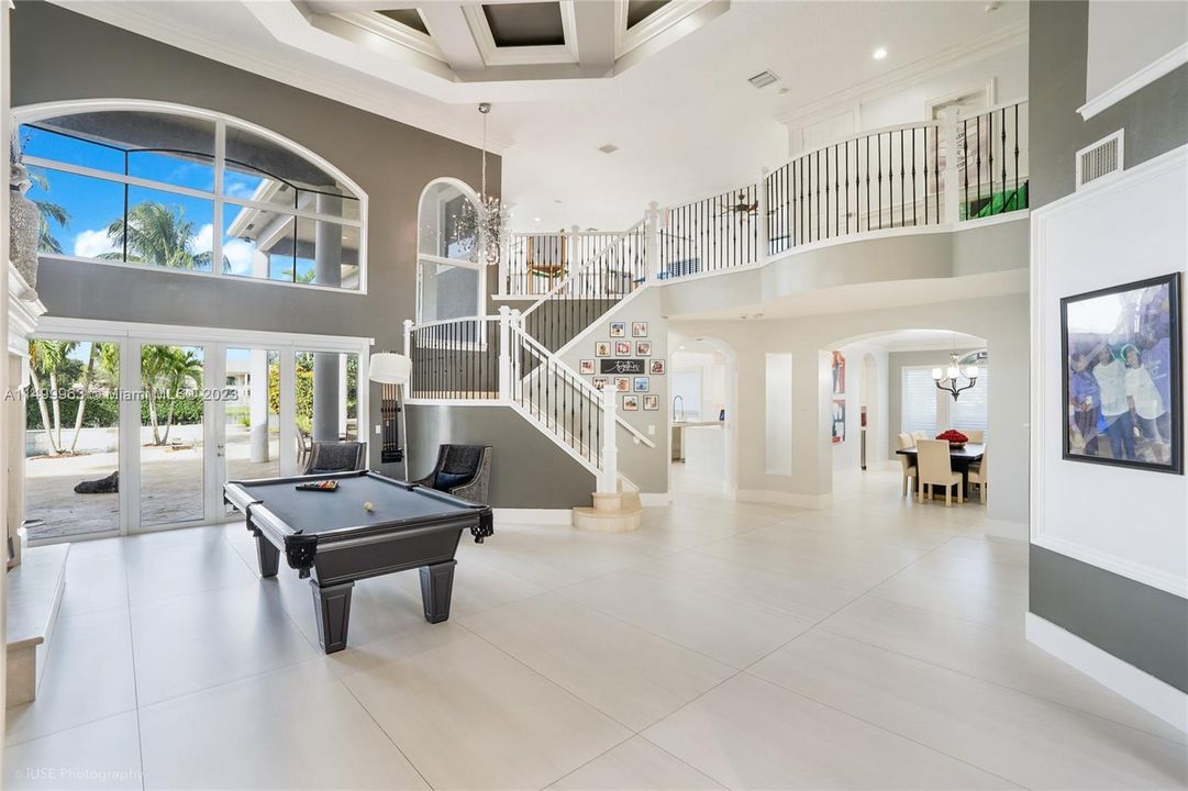 Recently Sold: $2,495,000 (5 beds, 7 baths, 6208 Square Feet)