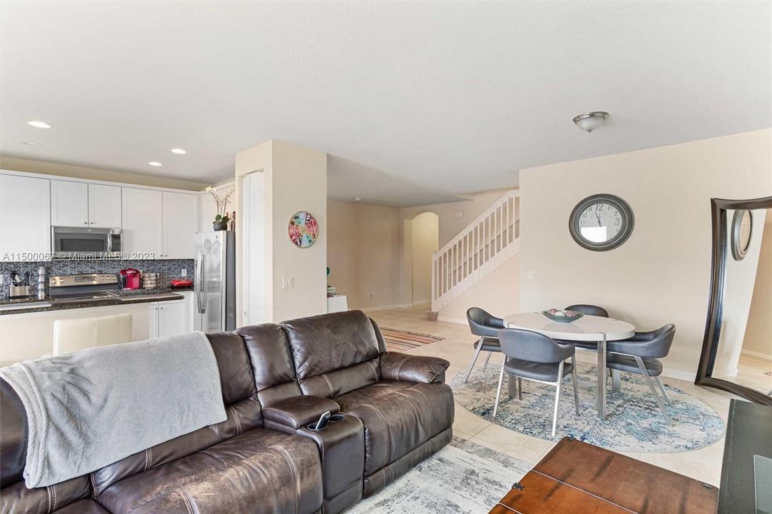 For Sale: $640,000 (3 beds, 2 baths, 1875 Square Feet)