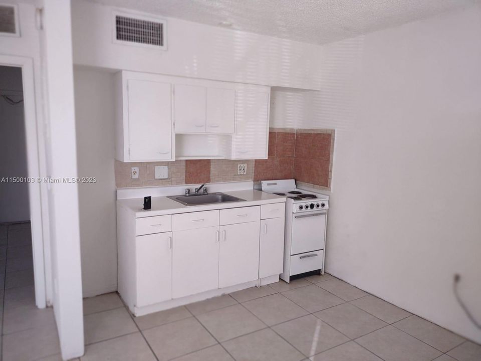 Recently Rented: $1,400 (1 beds, 1 baths, 500 Square Feet)