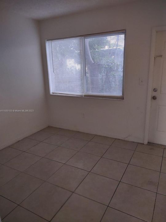 Recently Rented: $1,400 (1 beds, 1 baths, 500 Square Feet)