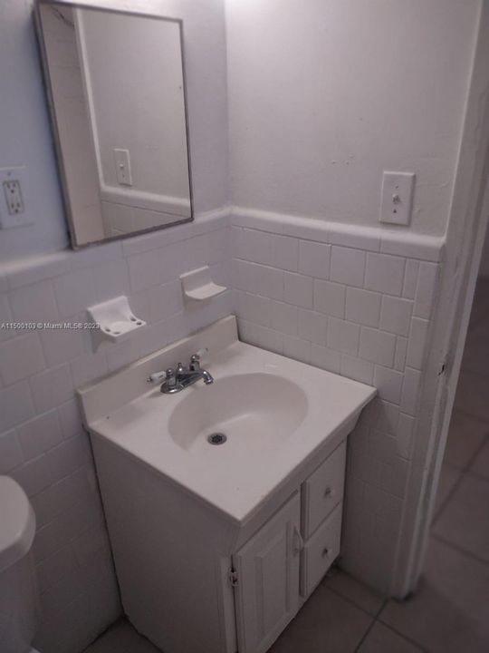 Recently Rented: $1,400 (1 beds, 1 baths, 500 Square Feet)