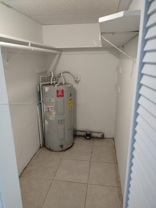 Recently Rented: $1,400 (1 beds, 1 baths, 500 Square Feet)