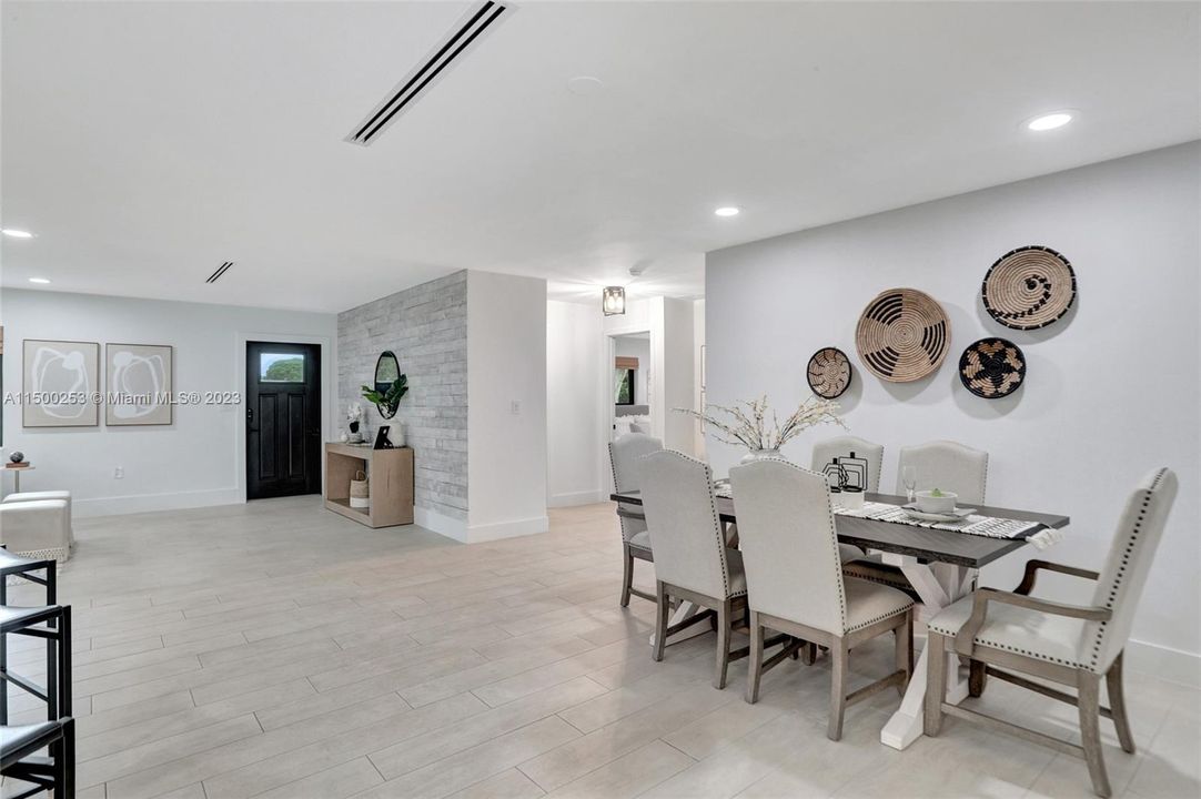 Recently Sold: $1,395,000 (3 beds, 2 baths, 1740 Square Feet)