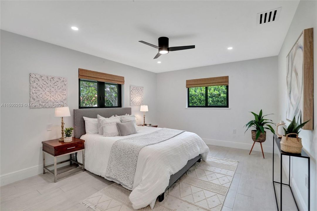 Recently Sold: $1,395,000 (3 beds, 2 baths, 1740 Square Feet)