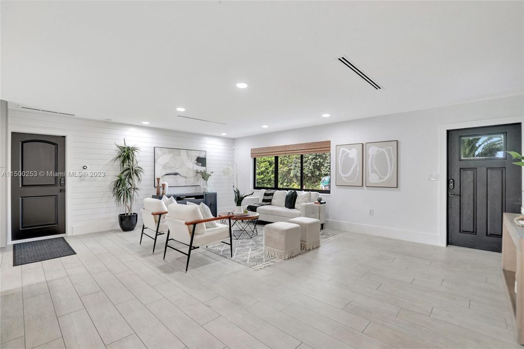 Recently Sold: $1,395,000 (3 beds, 2 baths, 1740 Square Feet)