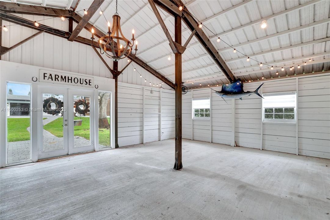 Recently Sold: $1,395,000 (3 beds, 2 baths, 1740 Square Feet)