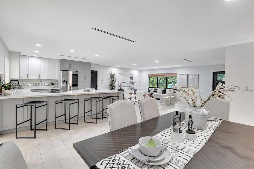 Recently Sold: $1,395,000 (3 beds, 2 baths, 1740 Square Feet)