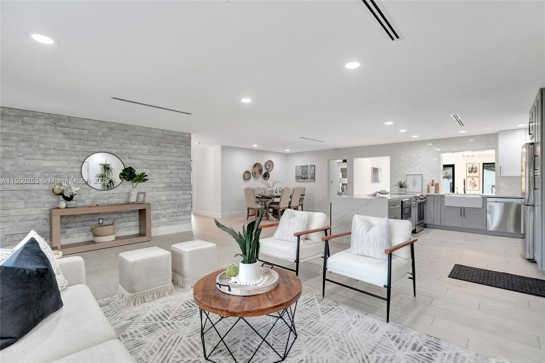 Recently Sold: $1,395,000 (3 beds, 2 baths, 1740 Square Feet)