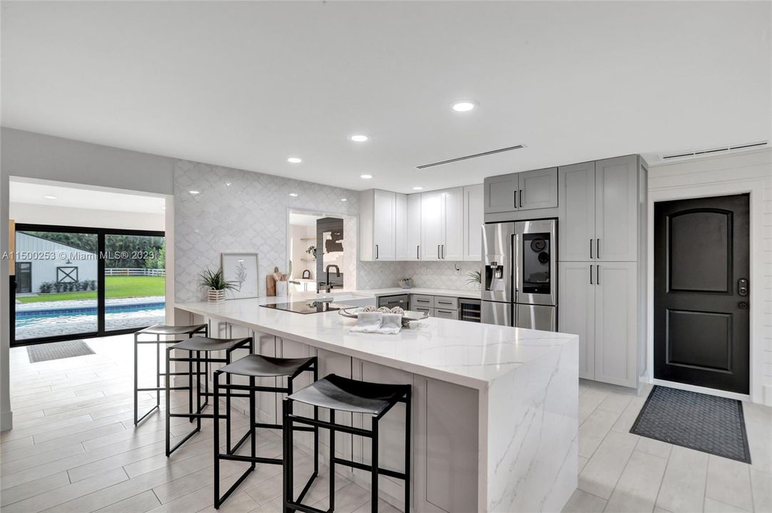 Recently Sold: $1,395,000 (3 beds, 2 baths, 1740 Square Feet)
