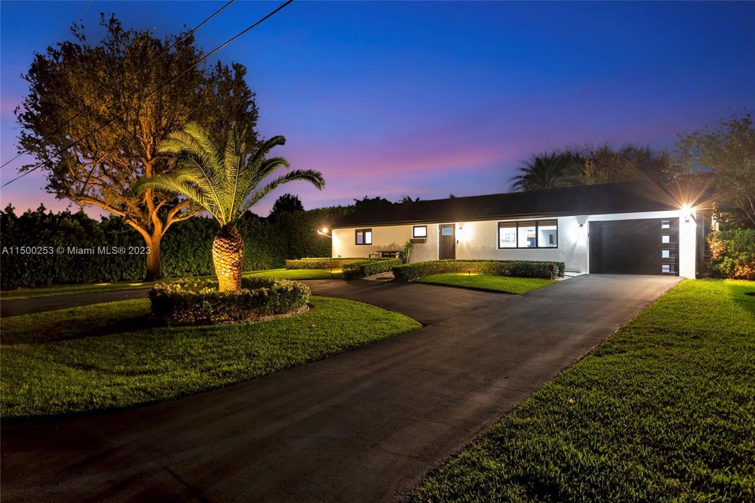 Recently Sold: $1,395,000 (3 beds, 2 baths, 1740 Square Feet)