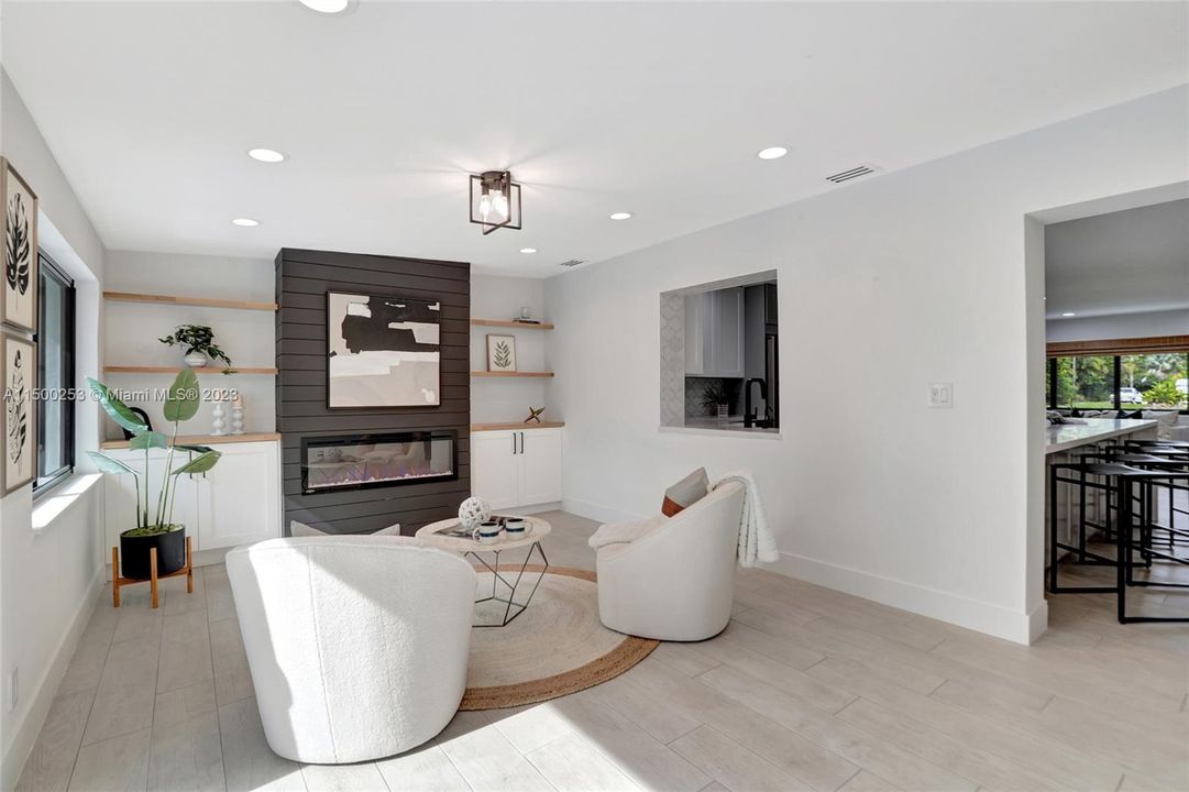Recently Sold: $1,395,000 (3 beds, 2 baths, 1740 Square Feet)