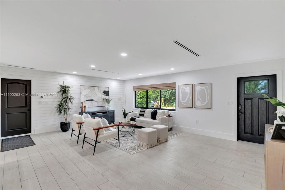 Recently Sold: $1,395,000 (3 beds, 2 baths, 1740 Square Feet)