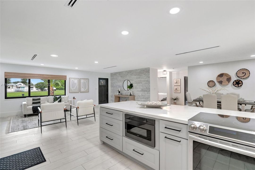 Recently Sold: $1,395,000 (3 beds, 2 baths, 1740 Square Feet)