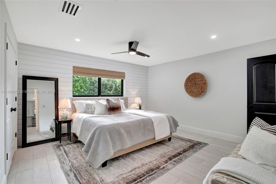 Recently Sold: $1,395,000 (3 beds, 2 baths, 1740 Square Feet)