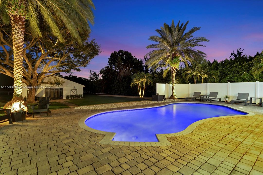 Recently Sold: $1,395,000 (3 beds, 2 baths, 1740 Square Feet)