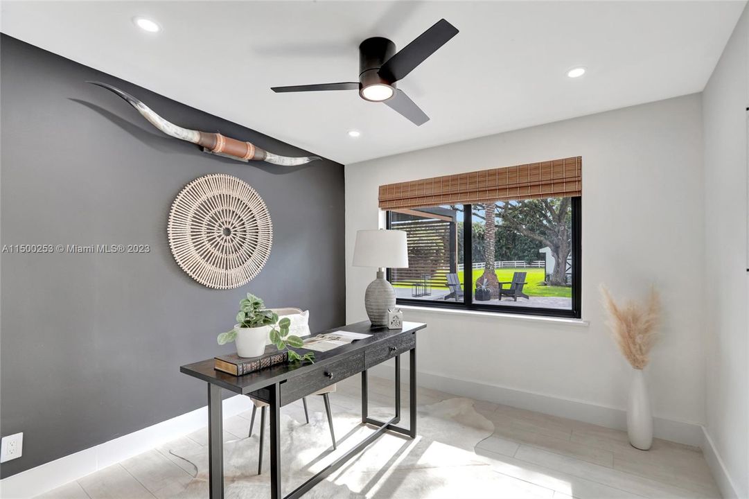 Recently Sold: $1,395,000 (3 beds, 2 baths, 1740 Square Feet)