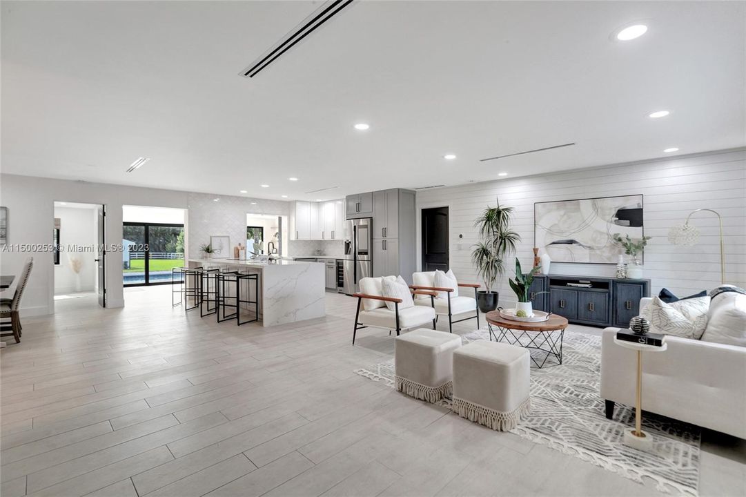 Recently Sold: $1,395,000 (3 beds, 2 baths, 1740 Square Feet)