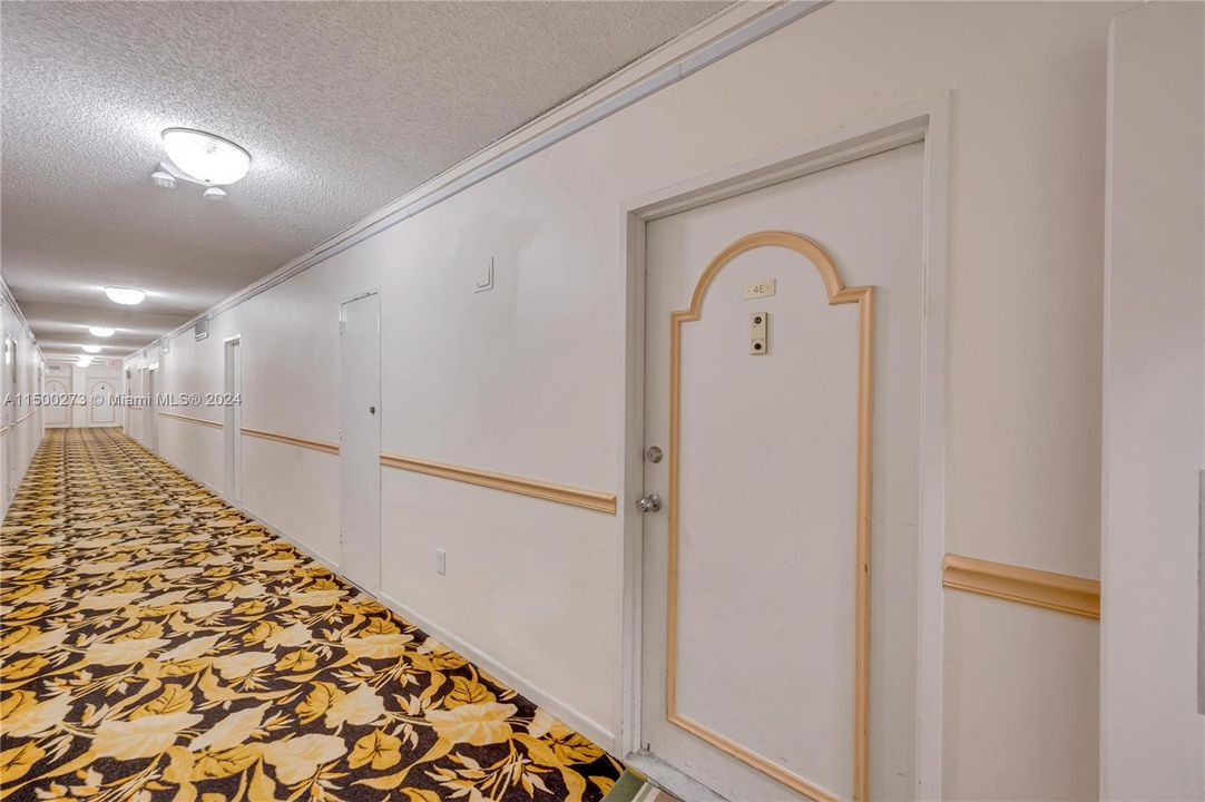 Recently Rented: $2,300 (1 beds, 1 baths, 922 Square Feet)