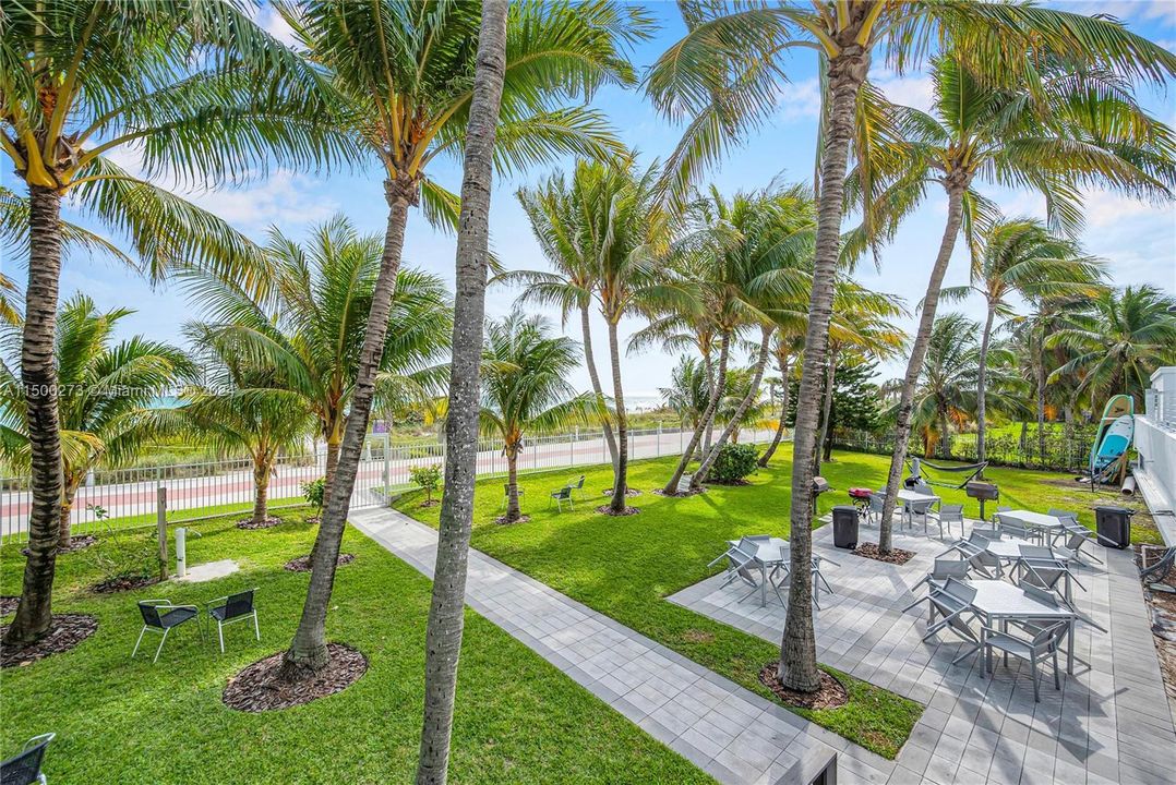 Recently Rented: $2,300 (1 beds, 1 baths, 922 Square Feet)