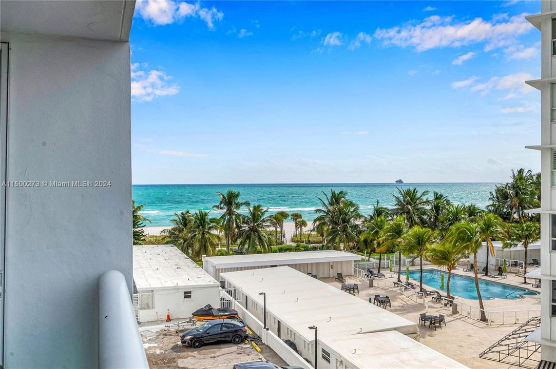 Recently Rented: $2,300 (1 beds, 1 baths, 922 Square Feet)