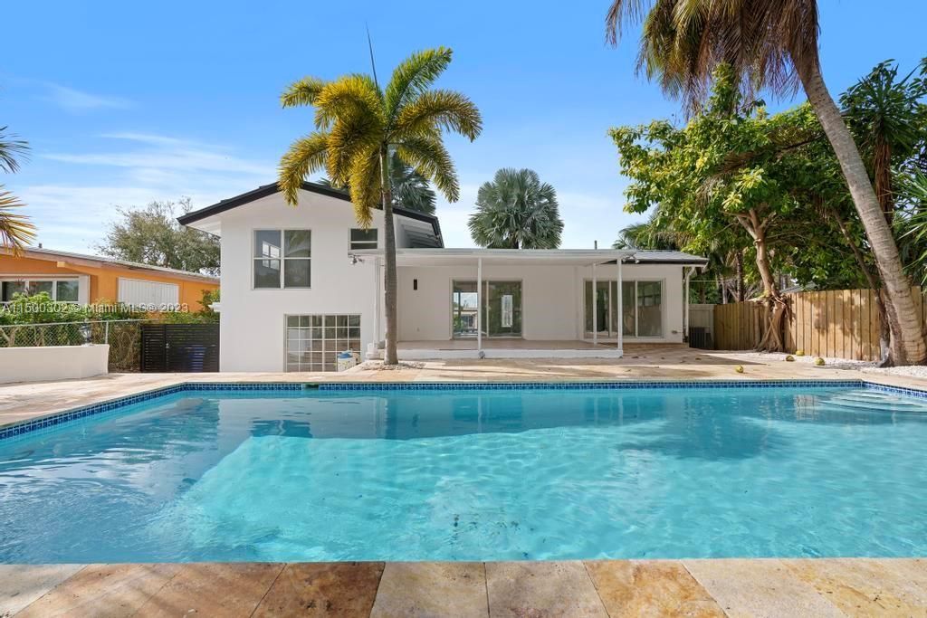 Vendido Recientemente: $999,900 (3 camas, 2 baños, 1572 Pies cuadrados)