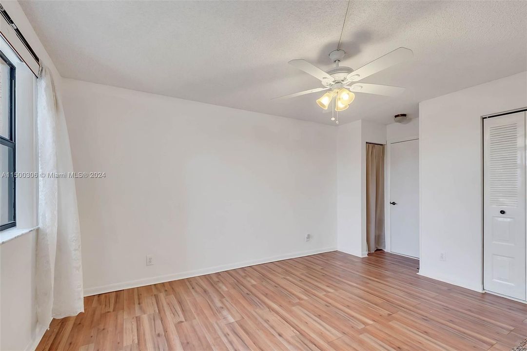 Active With Contract: $84,000 (1 beds, 1 baths, 570 Square Feet)