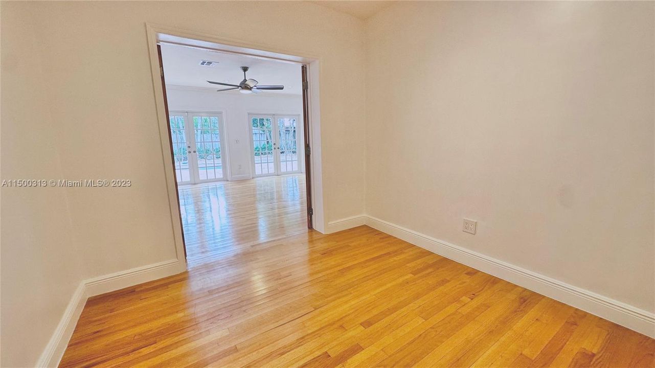 Recently Rented: $7,995 (3 beds, 3 baths, 2186 Square Feet)