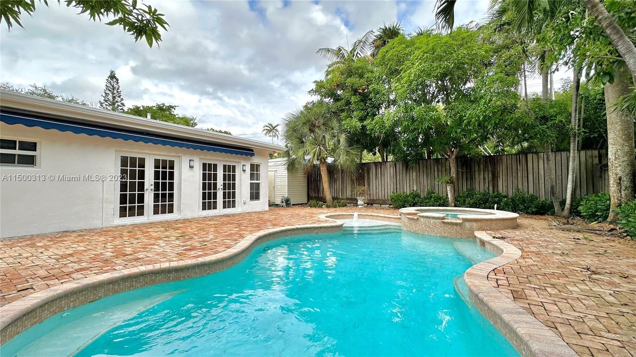 Recently Rented: $7,995 (3 beds, 3 baths, 2186 Square Feet)