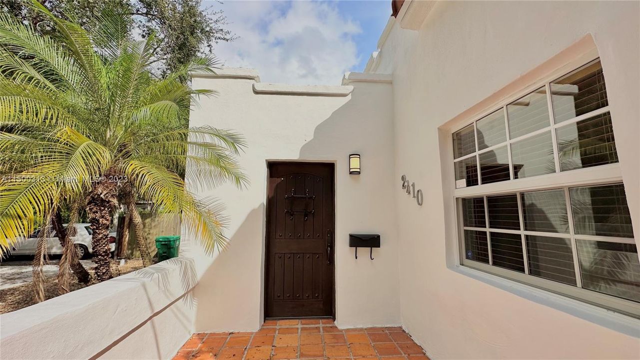 Recently Rented: $7,995 (3 beds, 3 baths, 2186 Square Feet)