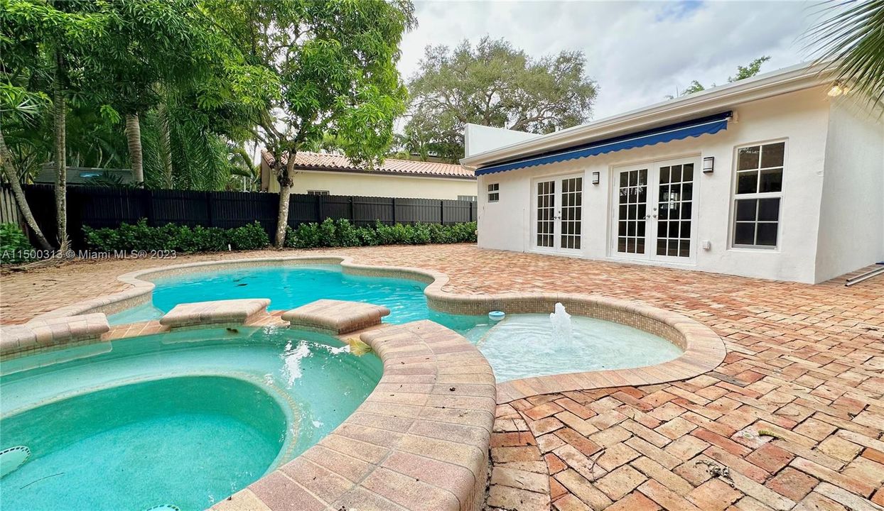 Recently Rented: $7,995 (3 beds, 3 baths, 2186 Square Feet)