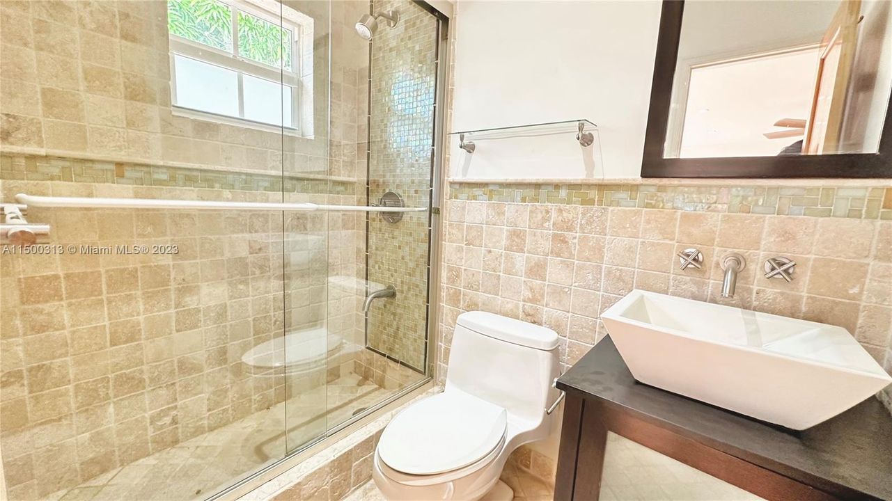 Recently Rented: $7,995 (3 beds, 3 baths, 2186 Square Feet)