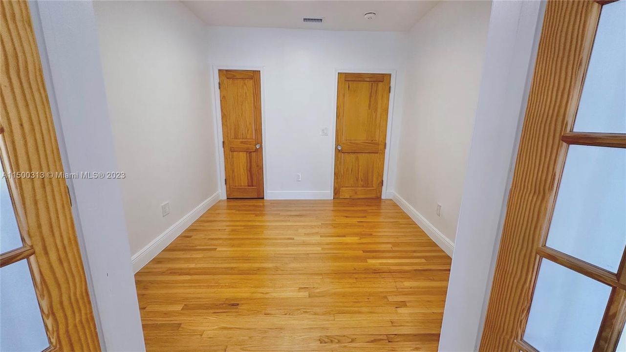 Recently Rented: $7,995 (3 beds, 3 baths, 2186 Square Feet)