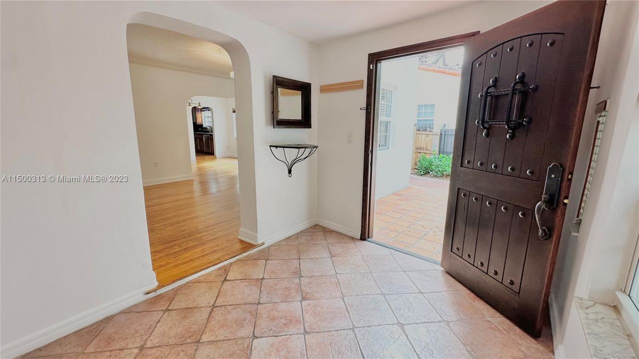 Recently Rented: $7,995 (3 beds, 3 baths, 2186 Square Feet)