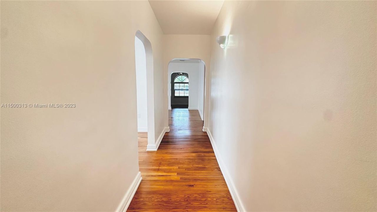 Recently Rented: $7,995 (3 beds, 3 baths, 2186 Square Feet)