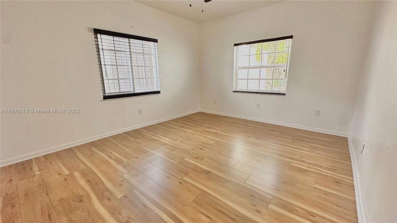 Recently Rented: $7,995 (3 beds, 3 baths, 2186 Square Feet)