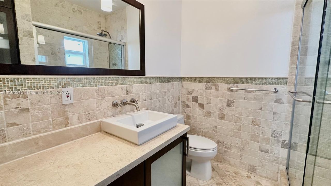 Recently Rented: $7,995 (3 beds, 3 baths, 2186 Square Feet)