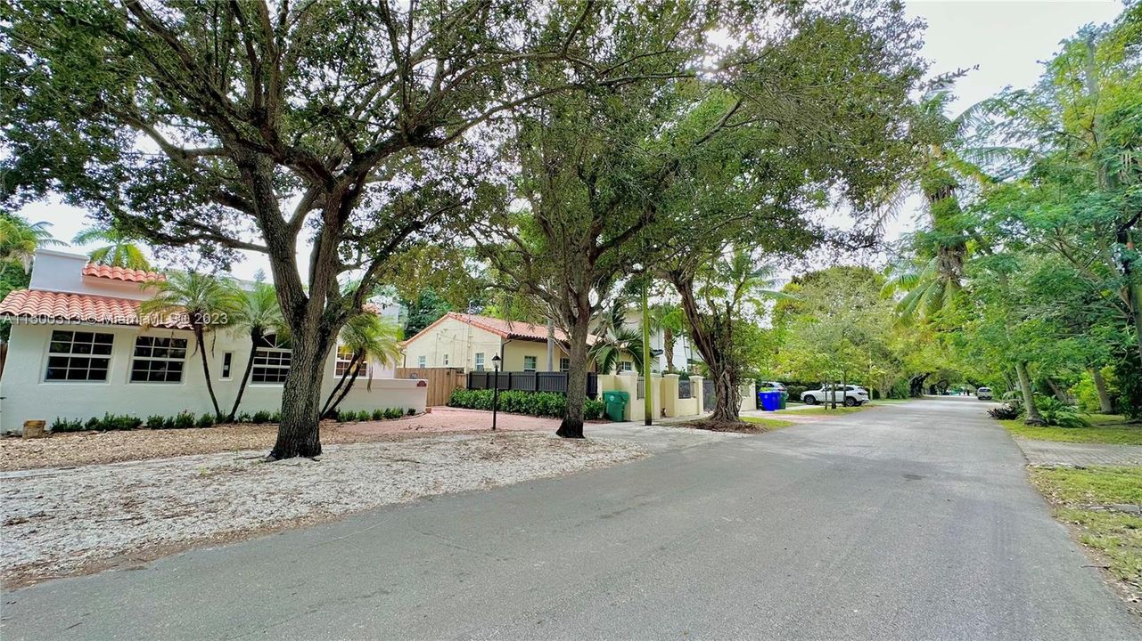 Recently Rented: $7,995 (3 beds, 3 baths, 2186 Square Feet)