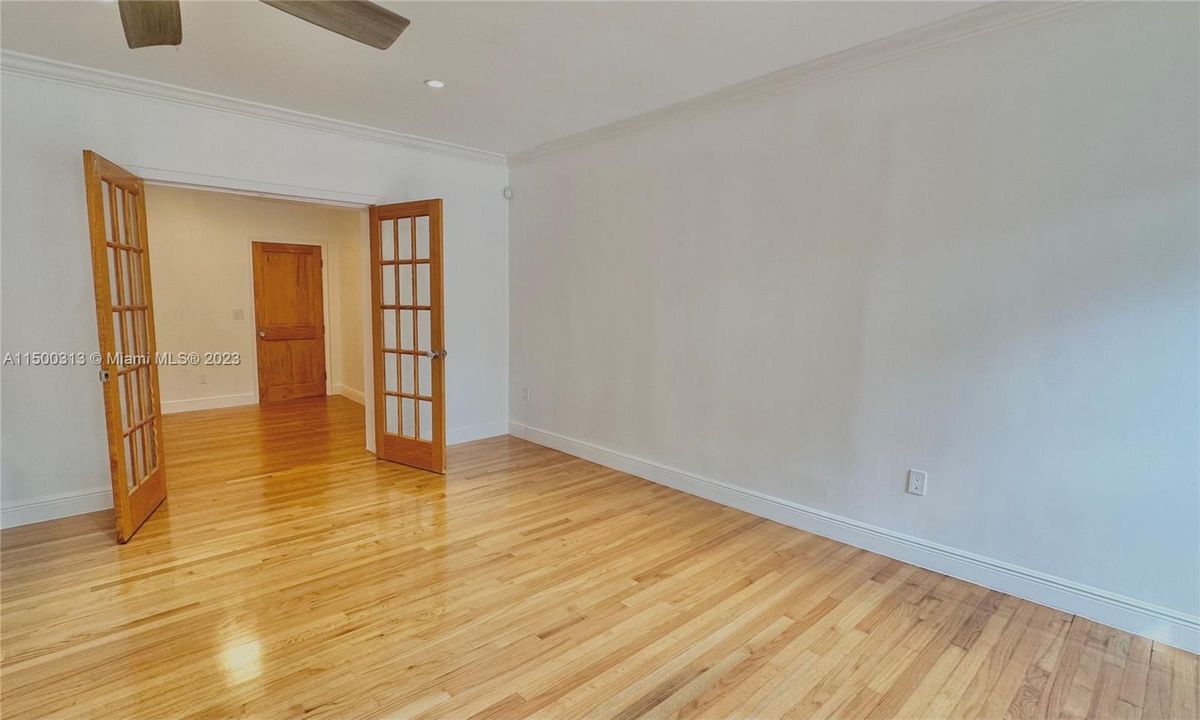 Recently Rented: $7,995 (3 beds, 3 baths, 2186 Square Feet)