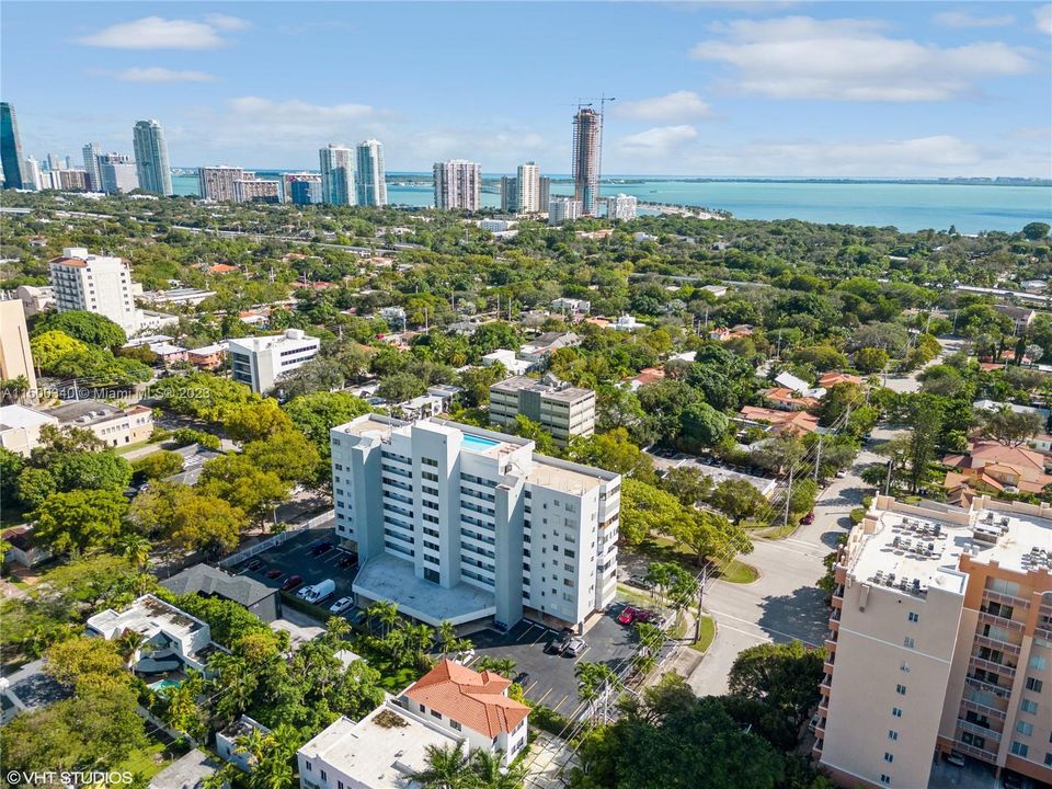 最近租的: $4,000 (2 贝兹, 2 浴室, 1371 平方英尺)