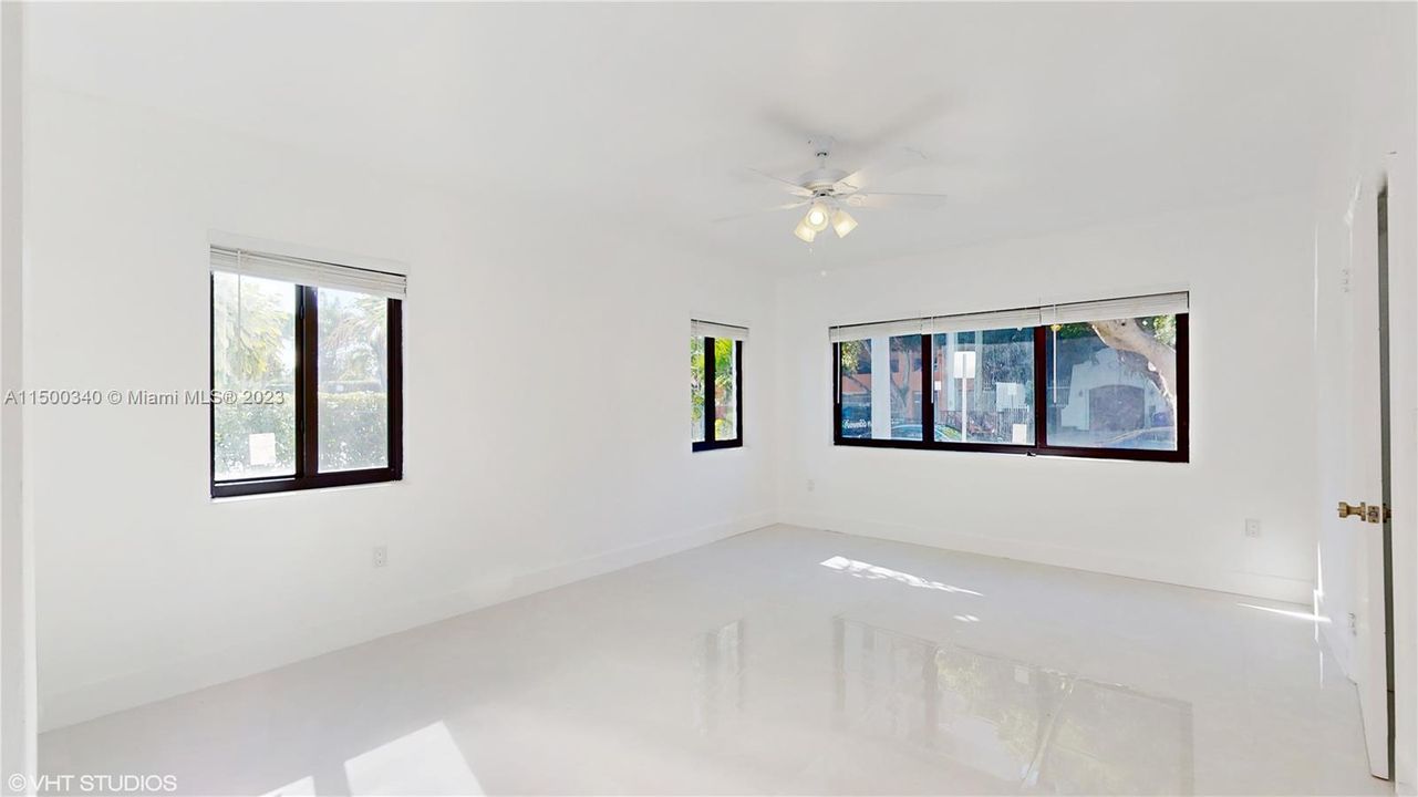 最近租的: $4,000 (2 贝兹, 2 浴室, 1371 平方英尺)