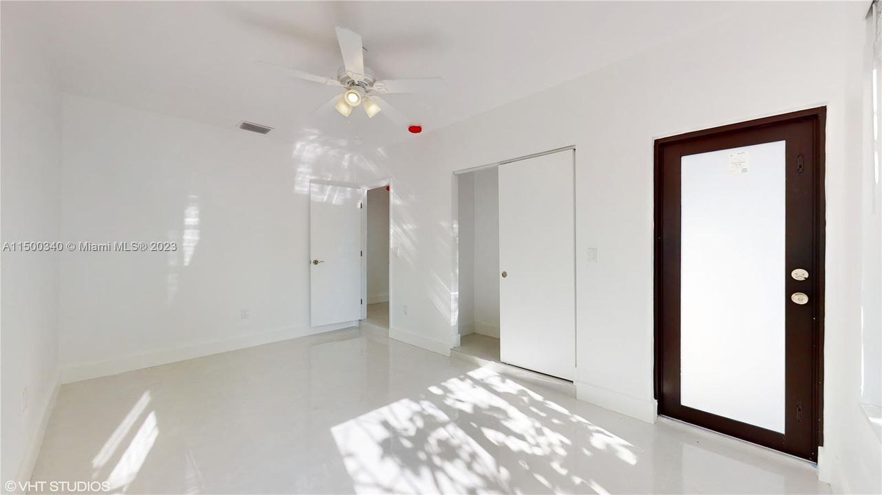 最近租的: $4,000 (2 贝兹, 2 浴室, 1371 平方英尺)